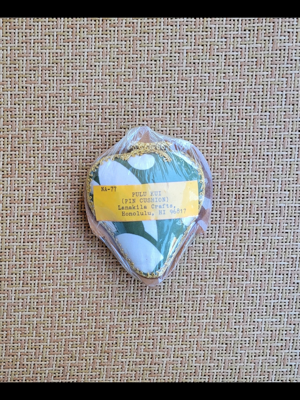 Vintage Lanakila Crafts Pulu Kui Pin Cushion ~Honolulu, Hawaii (New Old Stock)